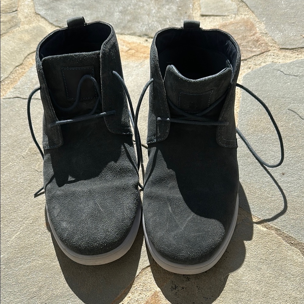 johnnie-O Black Loafers Sleek Slip-Ons